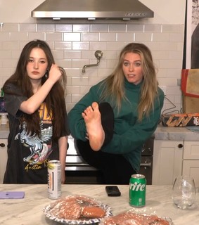 QTCinderella feet photo thumbnail