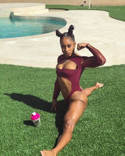 Qimmah Russo feet photo thumbnail