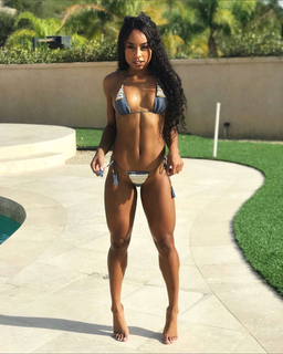 Qimmah Russo feet photo thumbnail