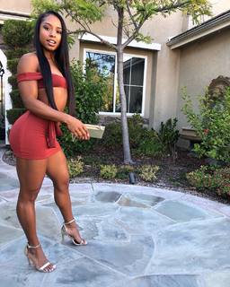Qimmah Russo feet photo thumbnail