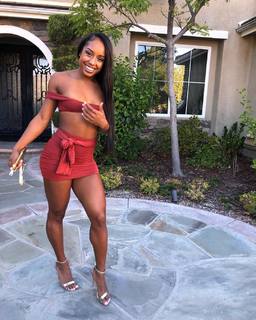 Qimmah Russo feet photo thumbnail