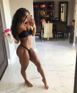Qimmah Russo feet photo thumbnail