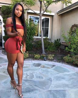 Qimmah Russo feet photo thumbnail