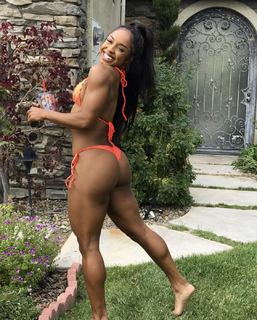 Qimmah Russo feet photo thumbnail