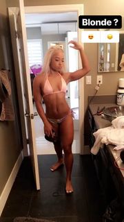 Qimmah Russo feet photo thumbnail