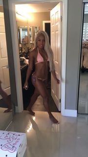 Qimmah Russo feet photo thumbnail