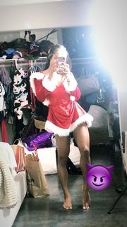 Qimmah Russo feet photo thumbnail