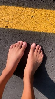 Qimmah Russo feet photo thumbnail