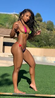 Qimmah Russo feet photo thumbnail