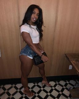 Qimmah Russo feet photo thumbnail