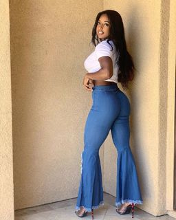 Qimmah Russo feet photo thumbnail