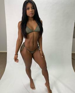 Qimmah Russo feet photo thumbnail