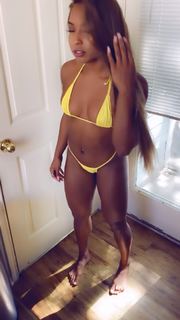 Qimmah Russo feet photo thumbnail