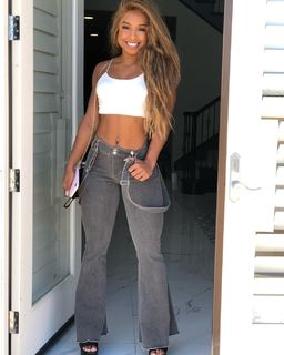 Qimmah Russo feet photo thumbnail