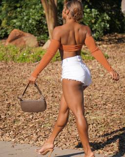 Qimmah Russo feet photo thumbnail