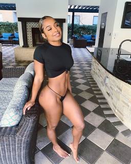 Qimmah Russo feet photo thumbnail