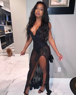 Qimmah Russo feet photo thumbnail