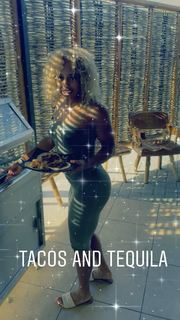 Qimmah Russo feet photo thumbnail