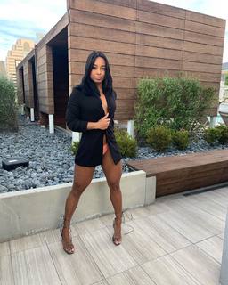 Qimmah Russo feet photo thumbnail