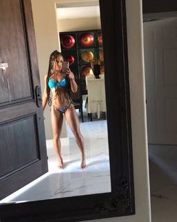 Qimmah Russo feet photo thumbnail