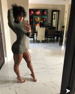 Qimmah Russo feet photo thumbnail