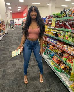 Qimmah Russo feet photo thumbnail