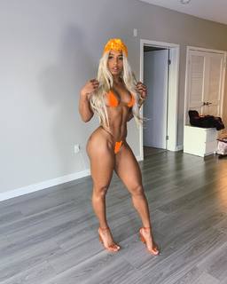 Qimmah Russo feet photo thumbnail