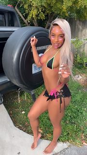 Qimmah Russo feet photo thumbnail