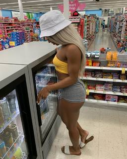 Qimmah Russo feet photo thumbnail