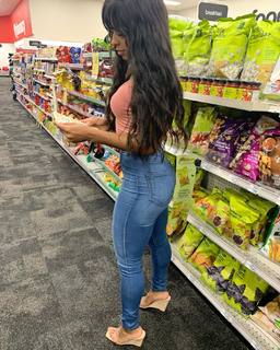 Qimmah Russo feet photo thumbnail