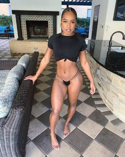 Qimmah Russo feet photo thumbnail