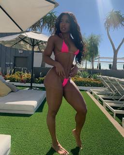 Qimmah Russo feet photo thumbnail