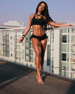 Qimmah Russo feet photo thumbnail