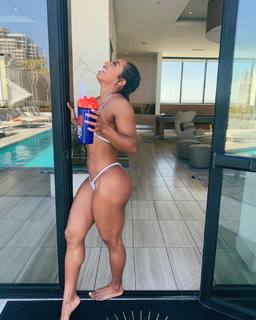 Qimmah Russo feet photo thumbnail