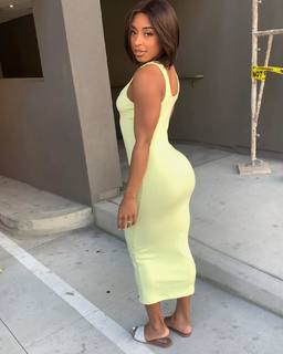 Qimmah Russo feet photo thumbnail