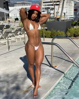 Qimmah Russo feet photo thumbnail