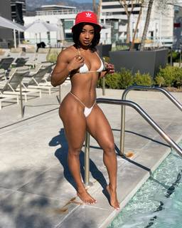 Qimmah Russo feet photo thumbnail