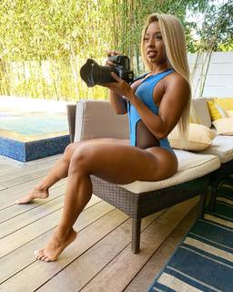 Qimmah Russo feet photo thumbnail