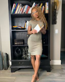 Qimmah Russo feet photo thumbnail