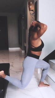 Qimmah Russo feet photo thumbnail