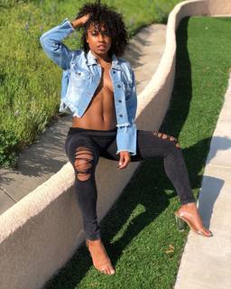 Qimmah Russo feet photo thumbnail