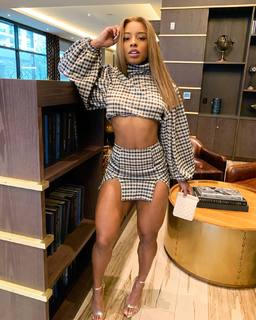 Qimmah Russo feet photo thumbnail