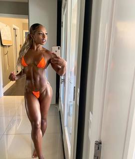 Qimmah Russo feet photo thumbnail