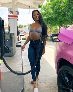 Qimmah Russo feet photo thumbnail