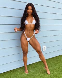 Qimmah Russo feet photo thumbnail