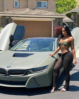 Qimmah Russo feet photo thumbnail