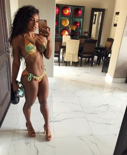 Qimmah Russo feet photo thumbnail