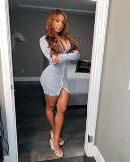 Qimmah Russo feet photo thumbnail