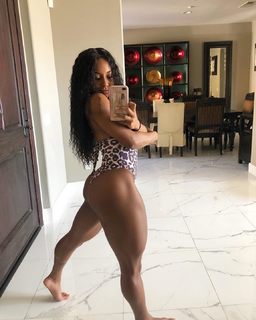 Qimmah Russo feet photo thumbnail