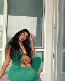 Qimmah Russo feet photo thumbnail